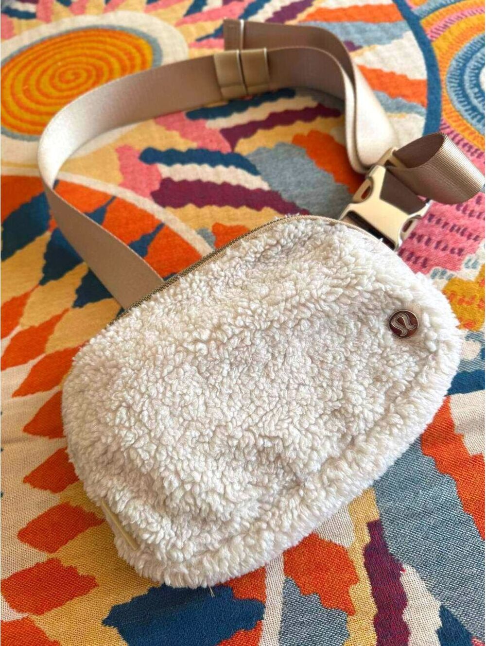 Lululemon Everywhere Fleece Sherpa Belt Cross Body Bag in Ivory, 2L